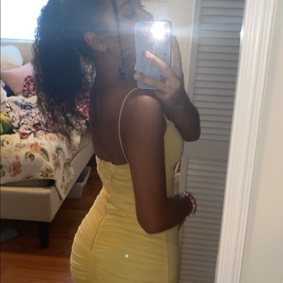 STUNNING OH POLLY LIGHT YELLOW RUCHED MIDI BODYCON DRESS SPAGHETTI STRAP, SIZE 0 - Picture 6 of 6